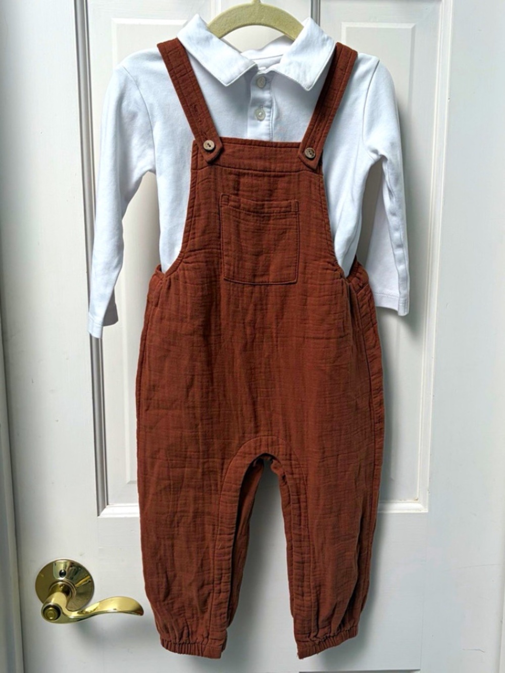 Quincy Mae 12-18 Mo Brown Overalls & Classic Prep Bodysuit 2pc Set